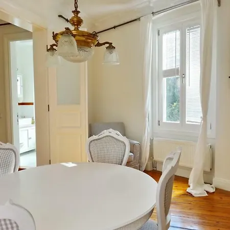 Luxury Renovated, Proper Flat- Beyoglu 4 * Istanboel